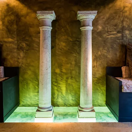 卡玛丽亚阿黛尔旅馆