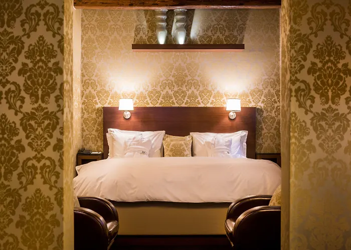 卡玛丽亚阿黛尔旅馆 4*