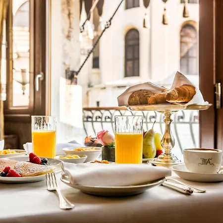 カ マリア アデーレ